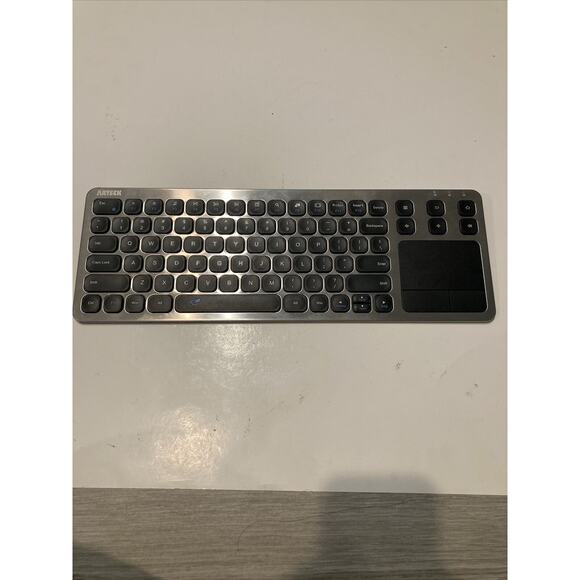 Arteck HW197 Wireless Keyboard 2.4G Built-In Touchpad Mouse *missing dongle - Picture 1 of 9